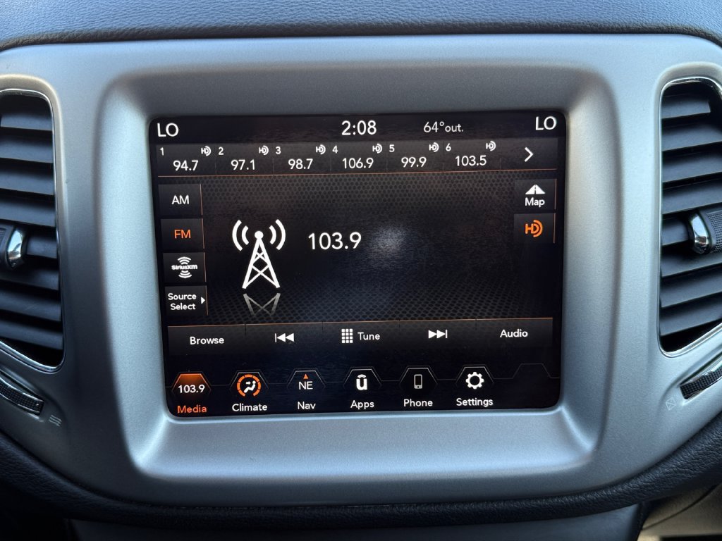 Used 2020 Jeep Compass Latitude w/ Popular Equipment Group AWD/4WD image 14
