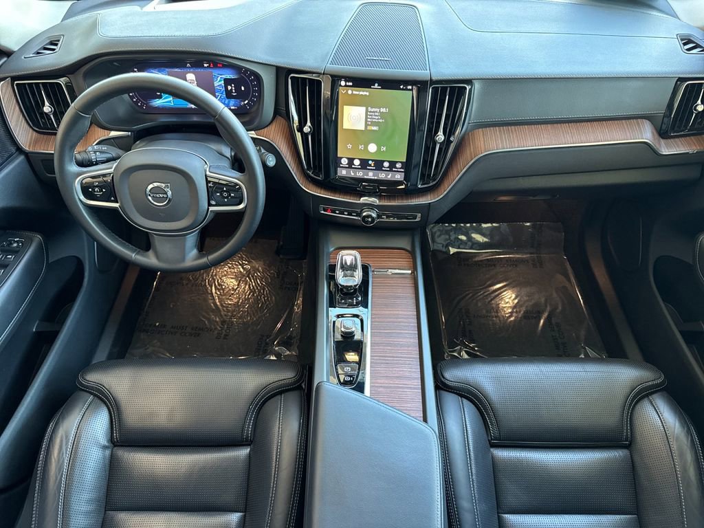 Certified 2023 Volvo XC60 B5 Ultimate AWD/4WD image 12