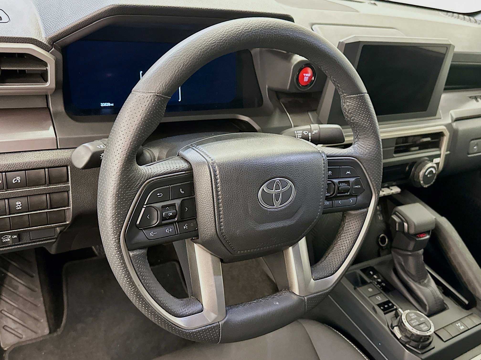 Used 2025 Toyota Tacoma TRD Off-Road image 18
