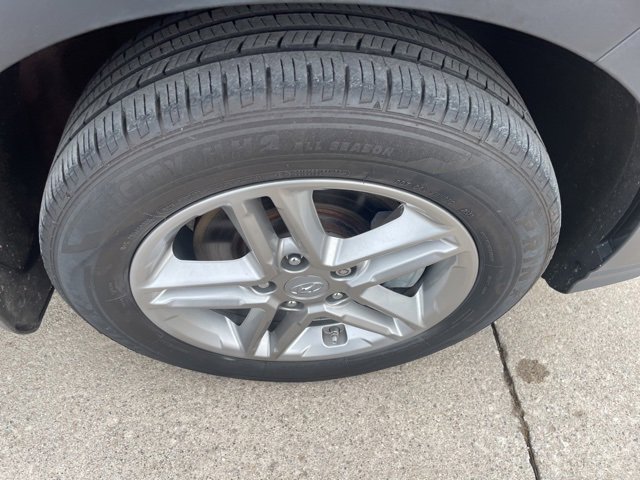 Used 2022 Hyundai Kona SE image 17