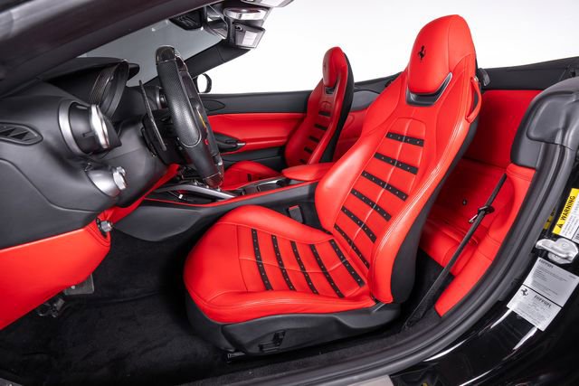 Used 2019 Ferrari Portofino RWD image 4