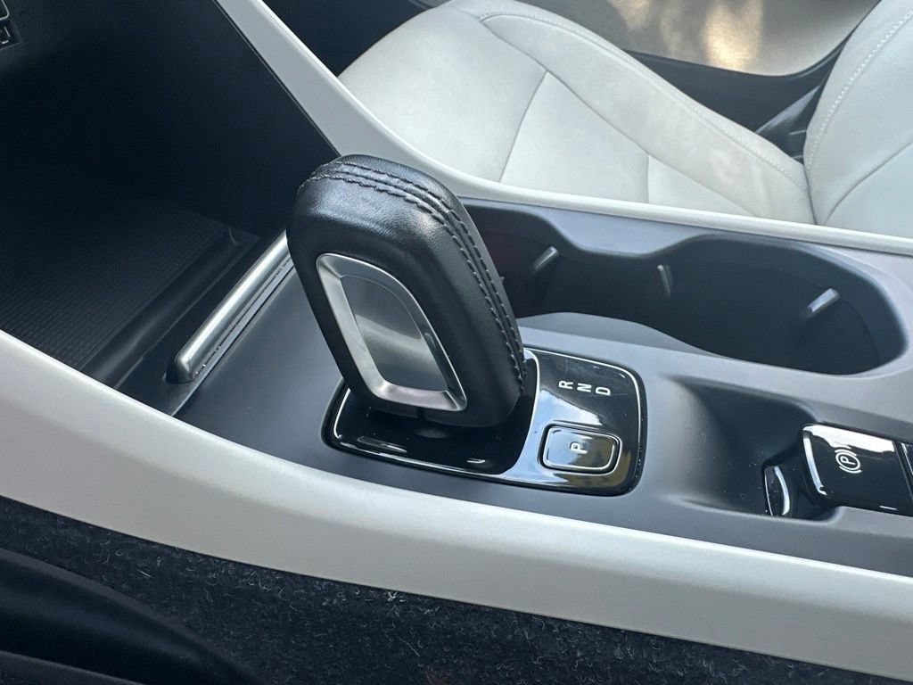 Used 2019 Volvo XC40 T5 Momentum AWD/4WD image 27