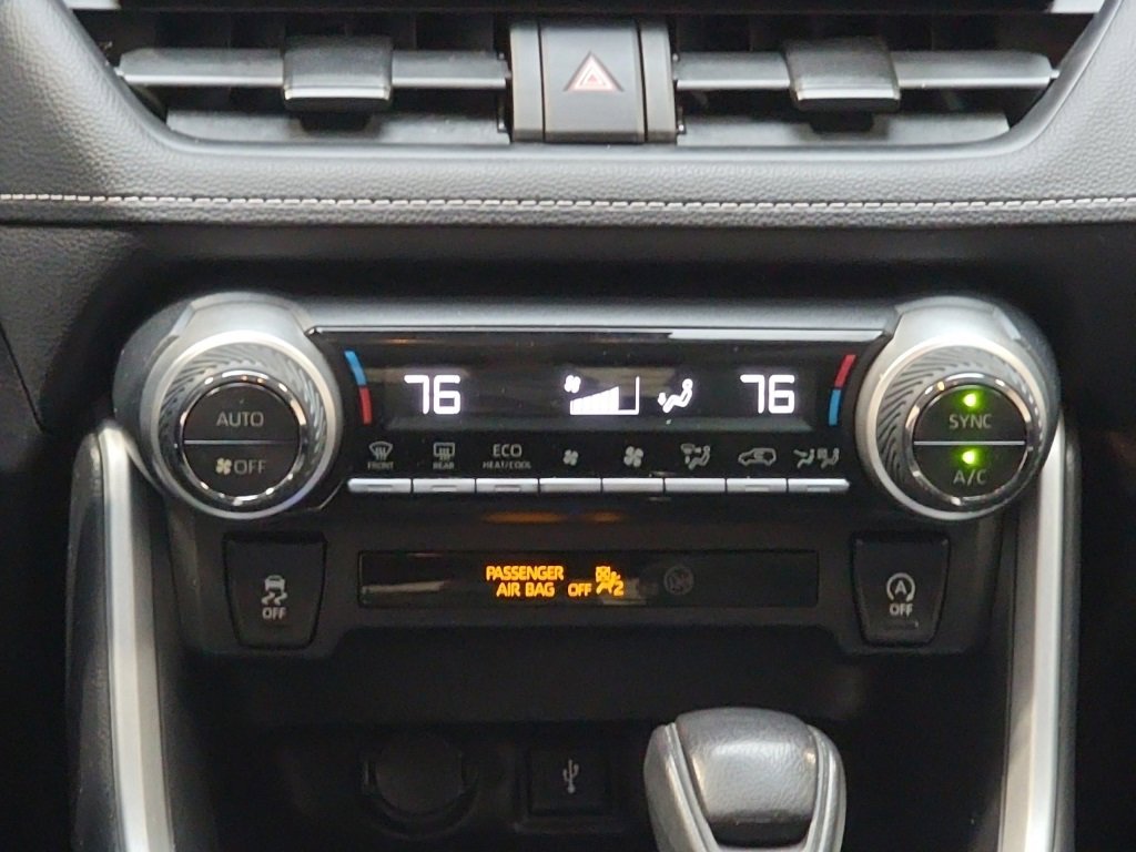 Used 2021 Toyota RAV4 XLE w/ Convenience Package image 21