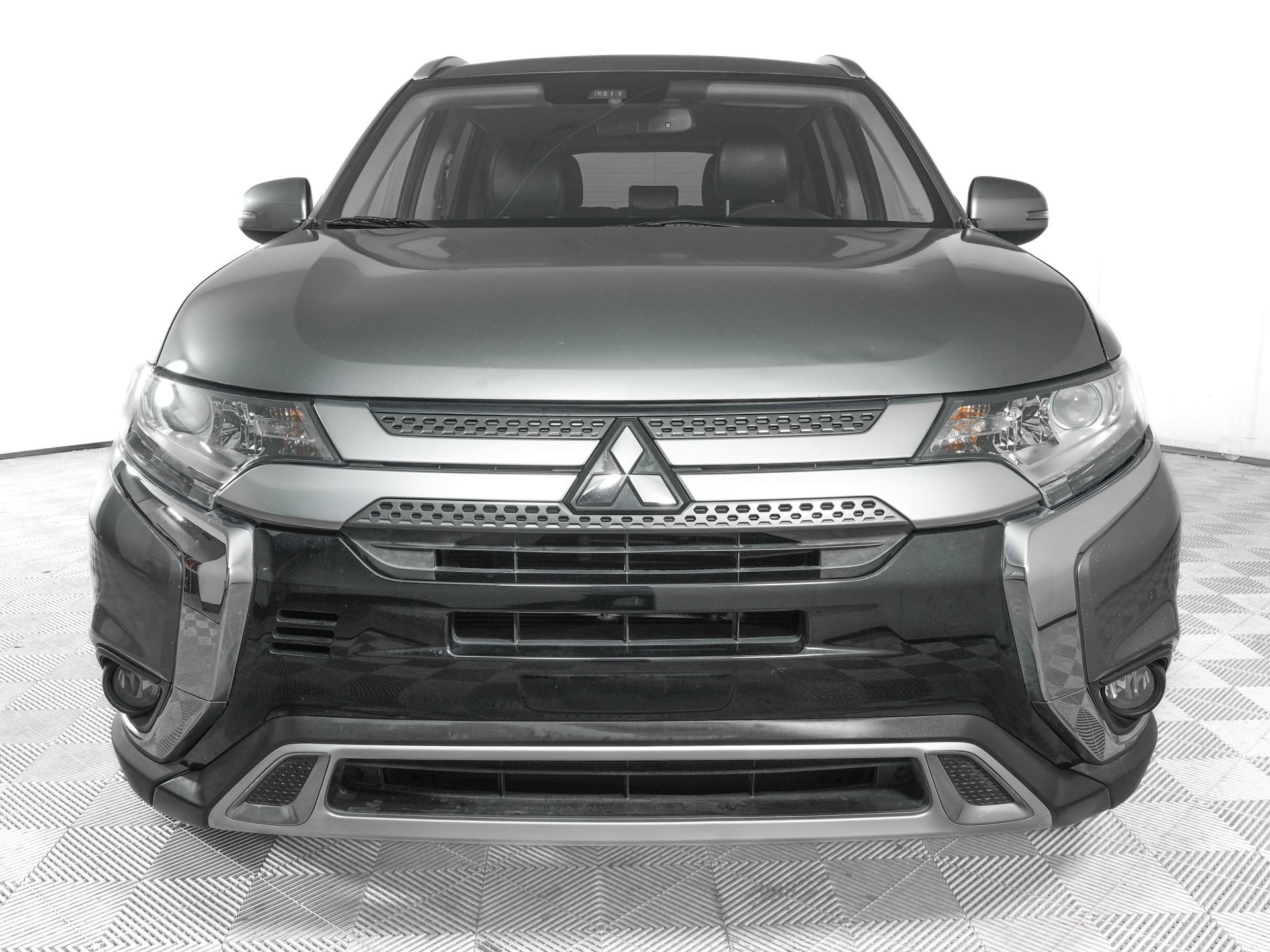 Used 2020 Mitsubishi Outlander SEL image 2