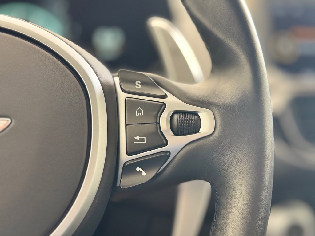 Used 2021 Aston Martin V8 Vantage Coupe image 19