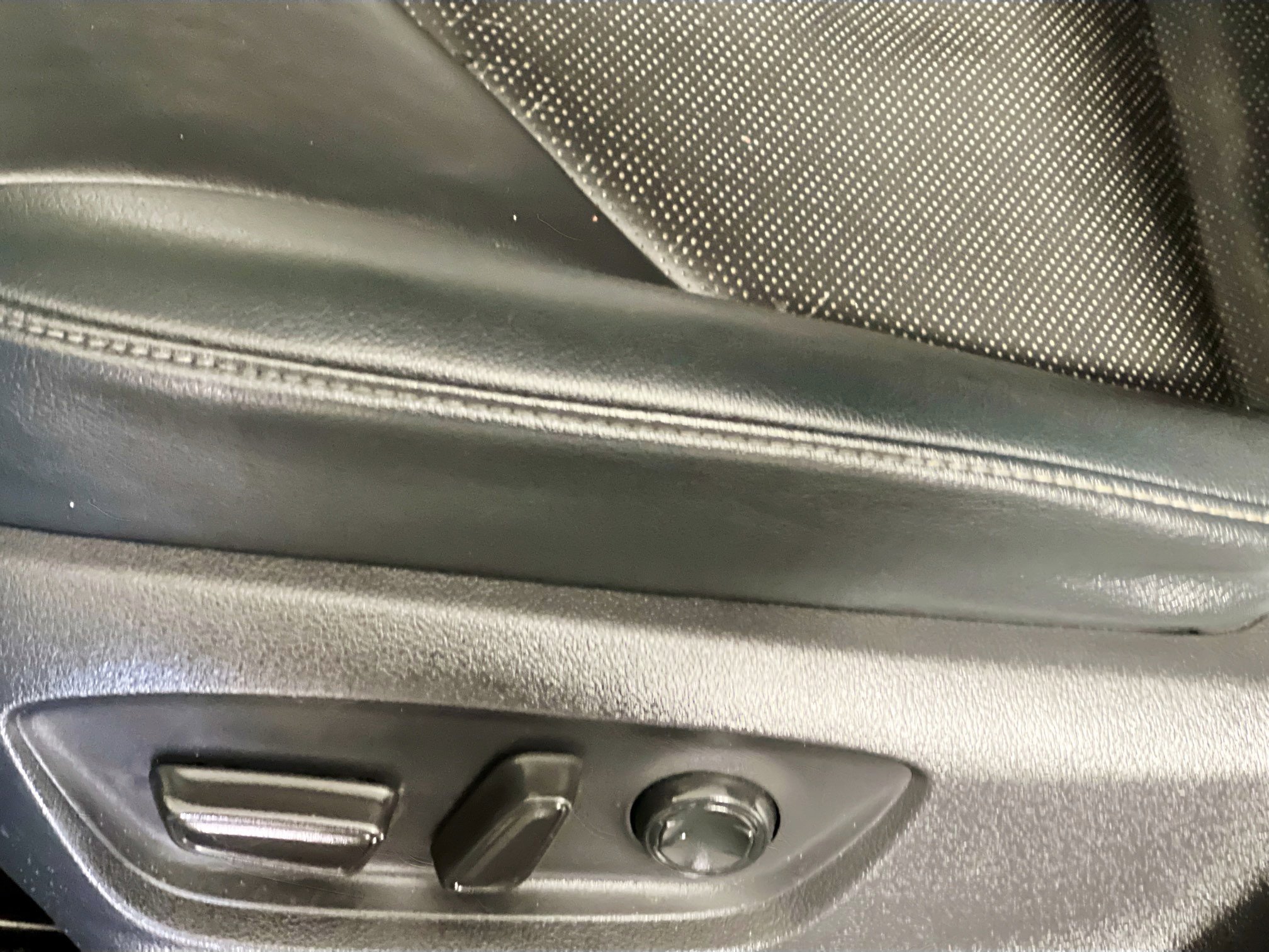 Used 2020 Toyota Camry XSE image 15