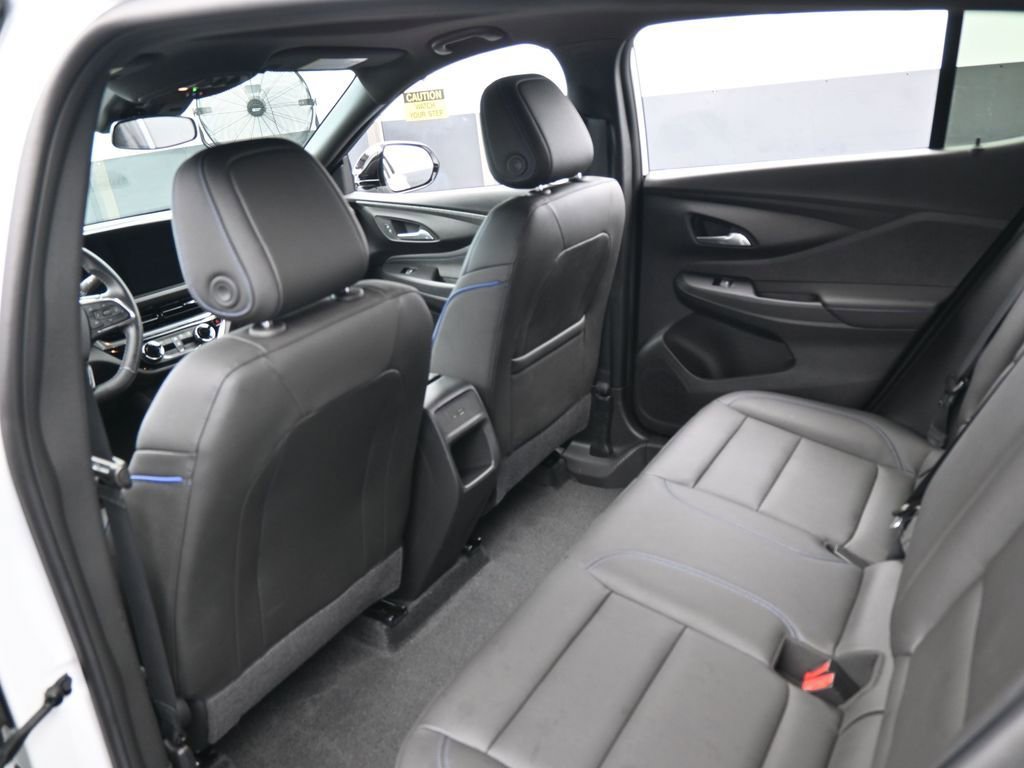 Used 2024 Buick Envista Sport Touring w/ Experience Buick Package image 35