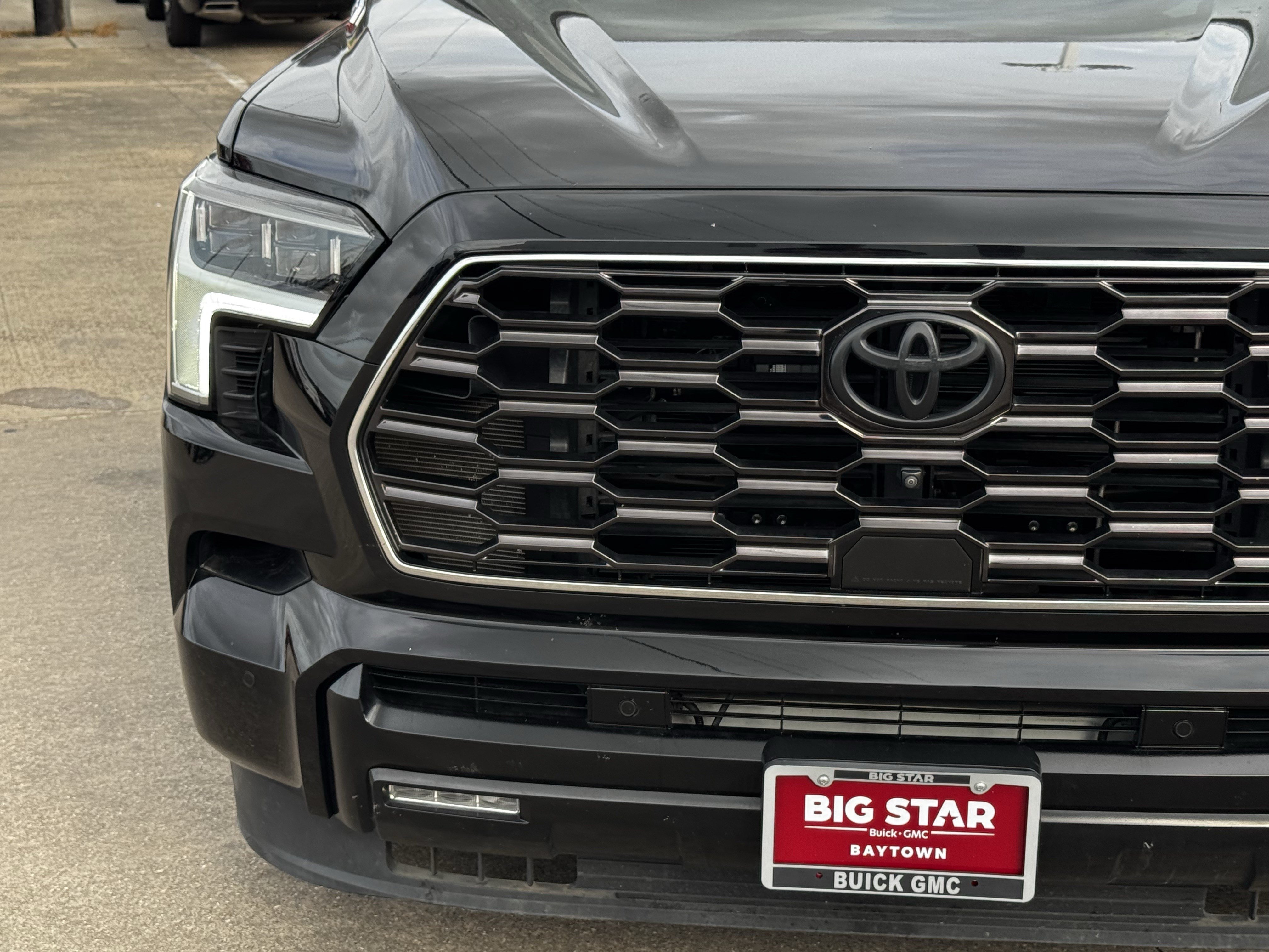 Used 2024 Toyota Sequoia Platinum AWD/4WD image 6