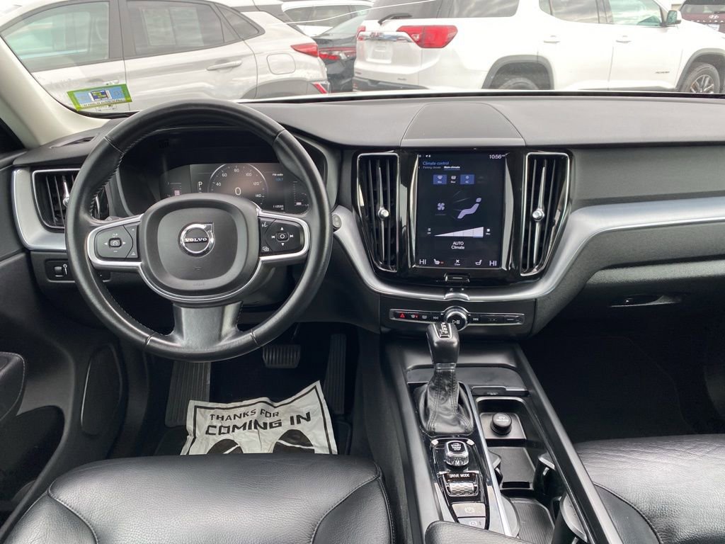 Used 2019 Volvo XC60 T6 Momentum w/ Premium Package image 10