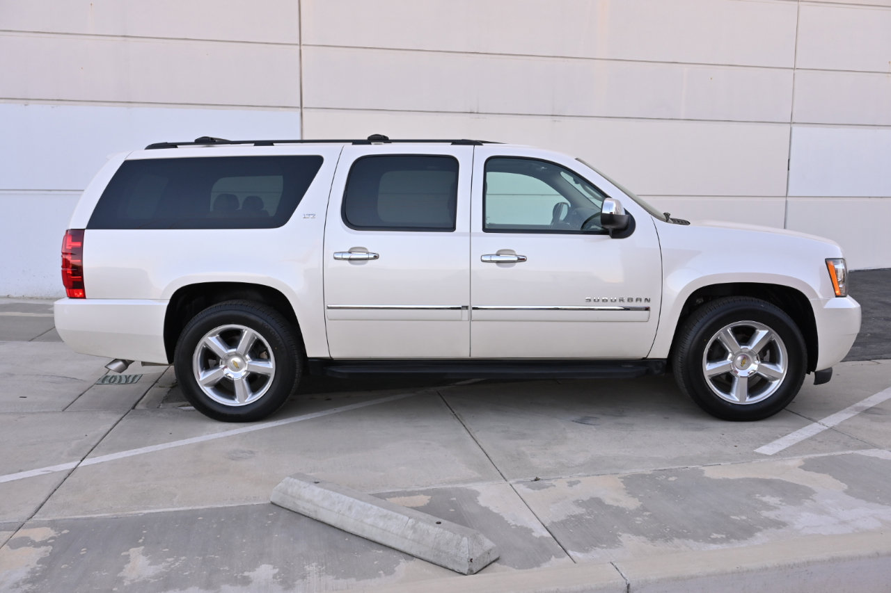 Used 2013 Chevrolet Suburban LTZ RWD image 8