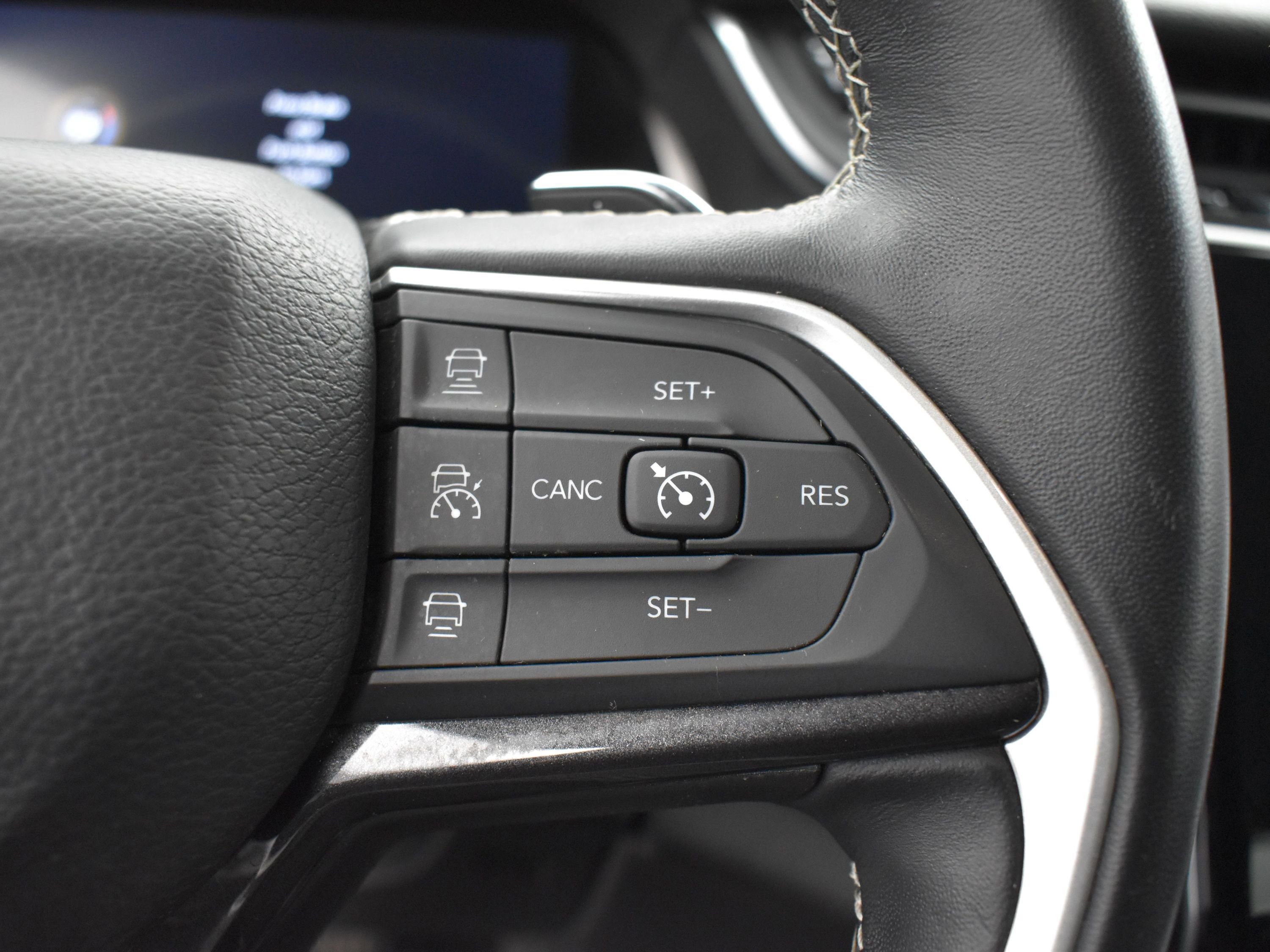 Used 2022 Jeep Grand Cherokee L Laredo w/ Luxury Tech Group I image 11