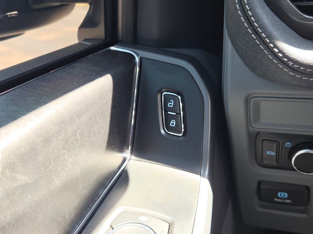 Used 2025 Ford F150 Lightning Flash AWD/4WD image 38