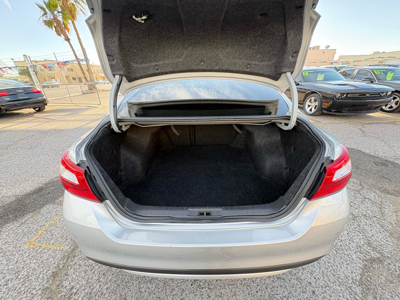 Used 2017 Nissan Altima 3.5 SL w/ 3.5SL Technology Package FWD image 28