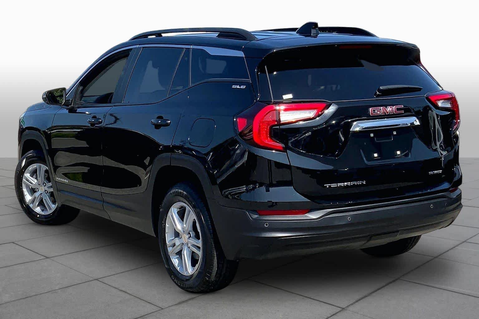 Used 2023 GMC Terrain SLE w/ Driver Convenience Package AWD/4WD image 12