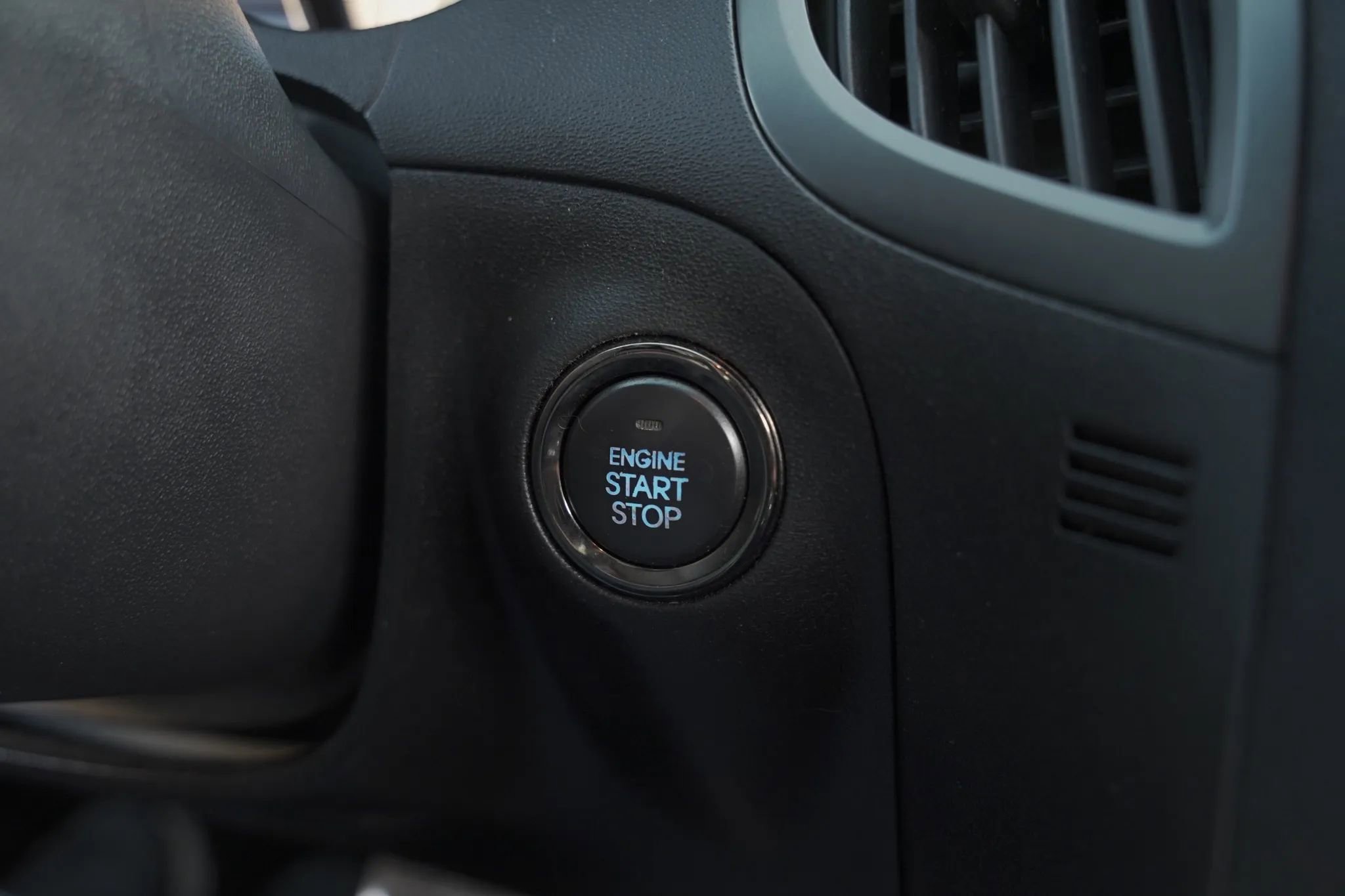 Used 2011 Hyundai Genesis 3.8 image 12