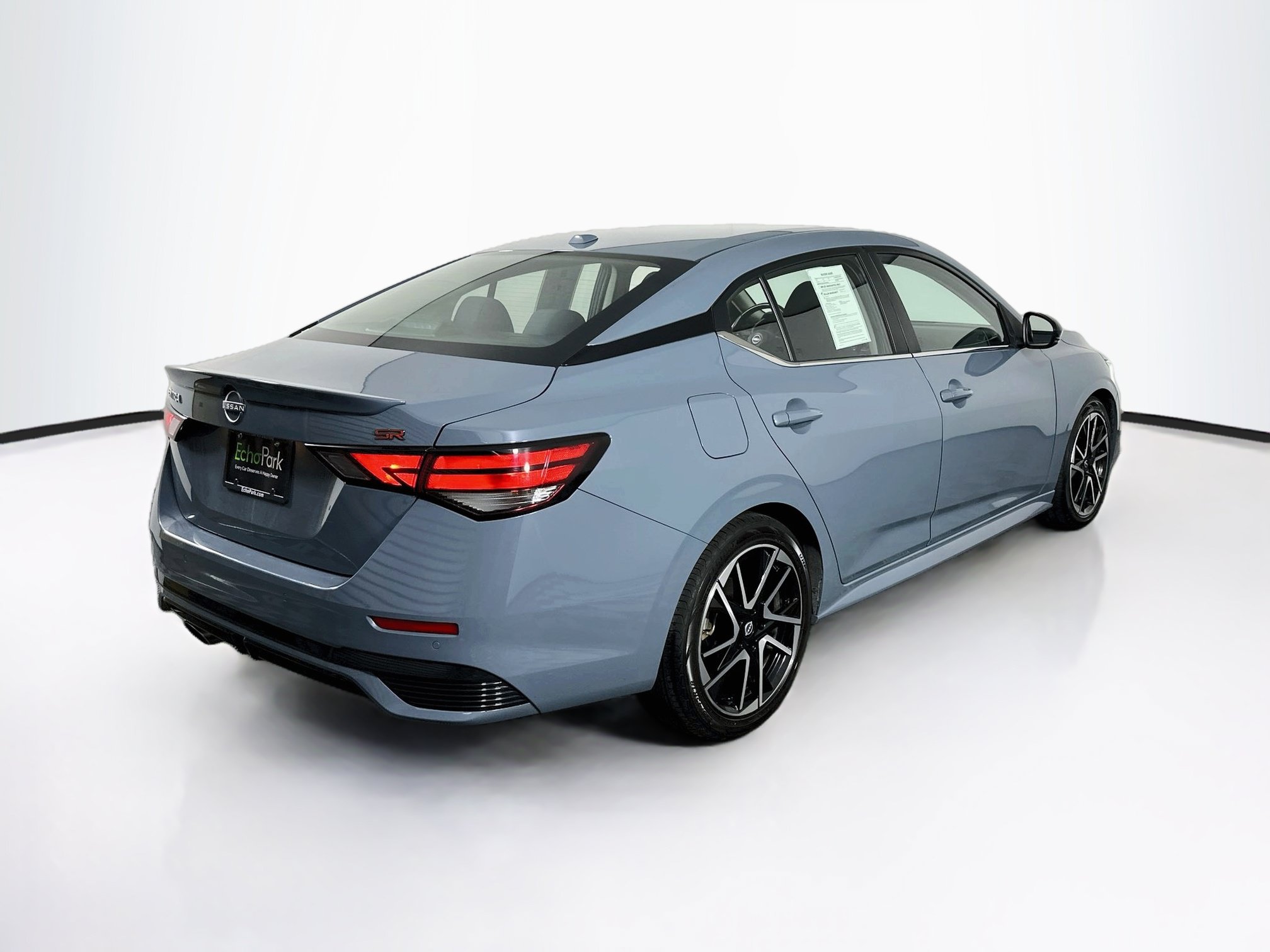 Used 2025 Nissan Sentra SR FWD image 9