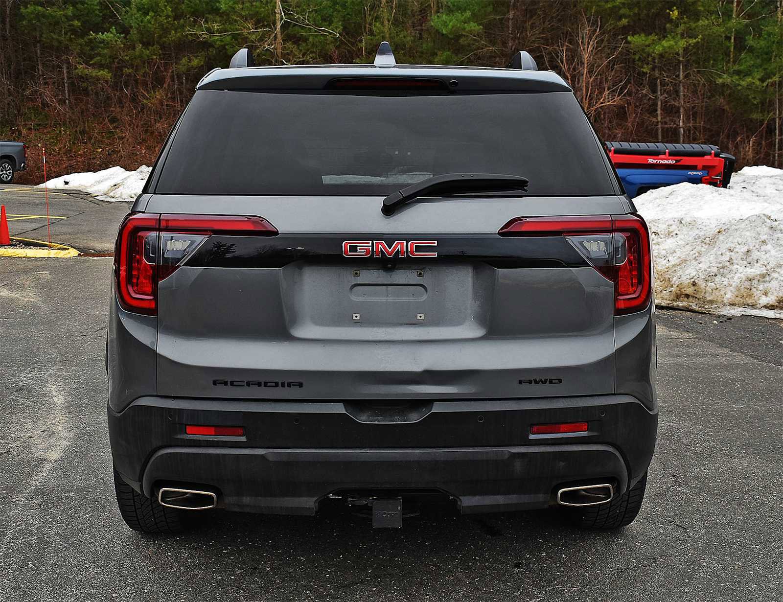 Used 2021 GMC Acadia SLT w/ Elevation Edition image 7