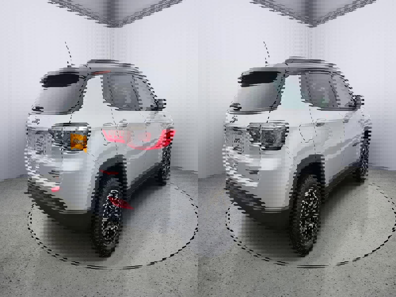 Used 2024 Jeep Compass Trailhawk image 3