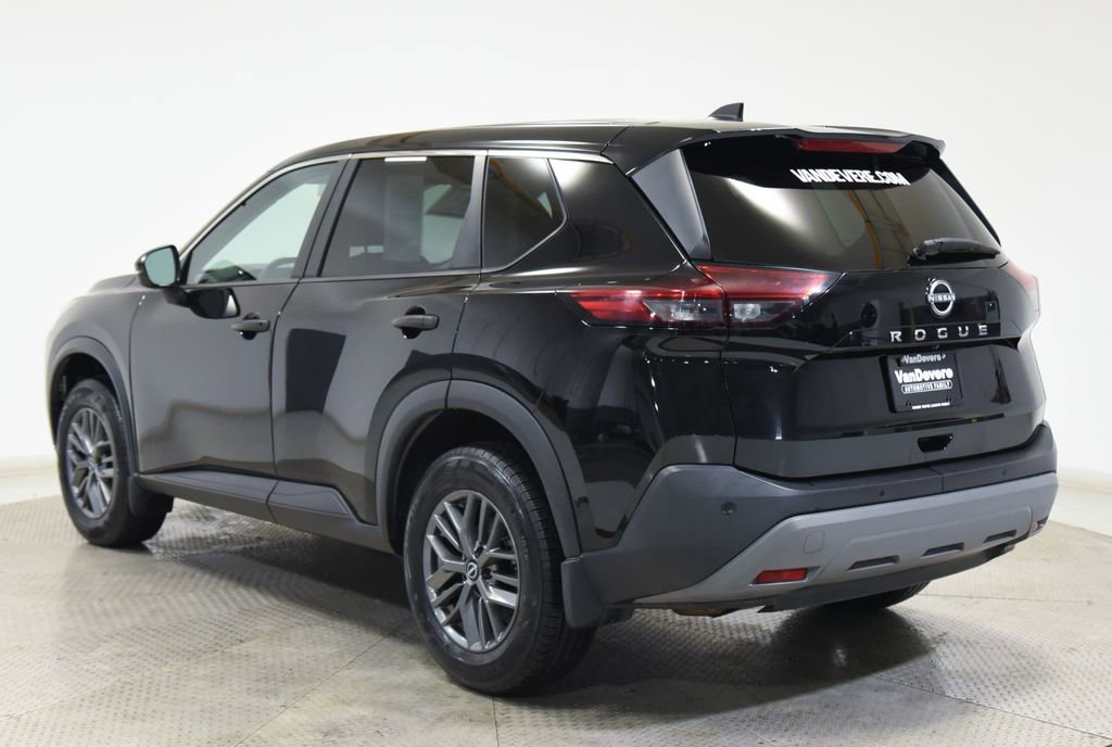 Used 2022 Nissan Rogue S image 9