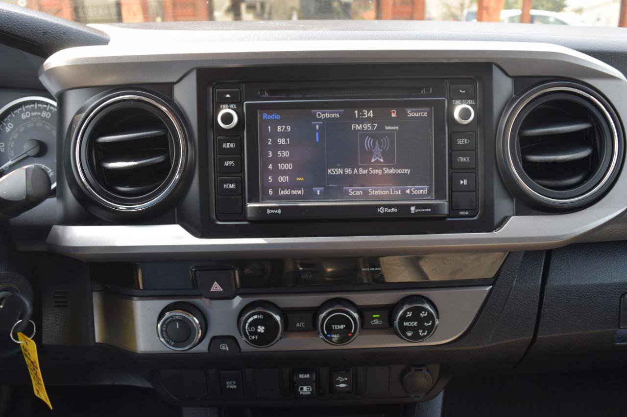 Used 2018 Toyota Tacoma SR5 AWD/4WD image 21