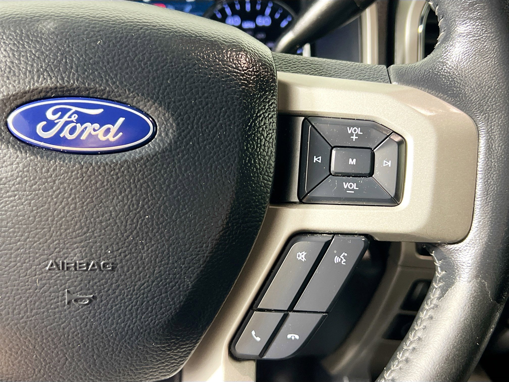 Used 2022 Ford F350 Lariat w/ Lariat Ultimate Package AWD/4WD image 19