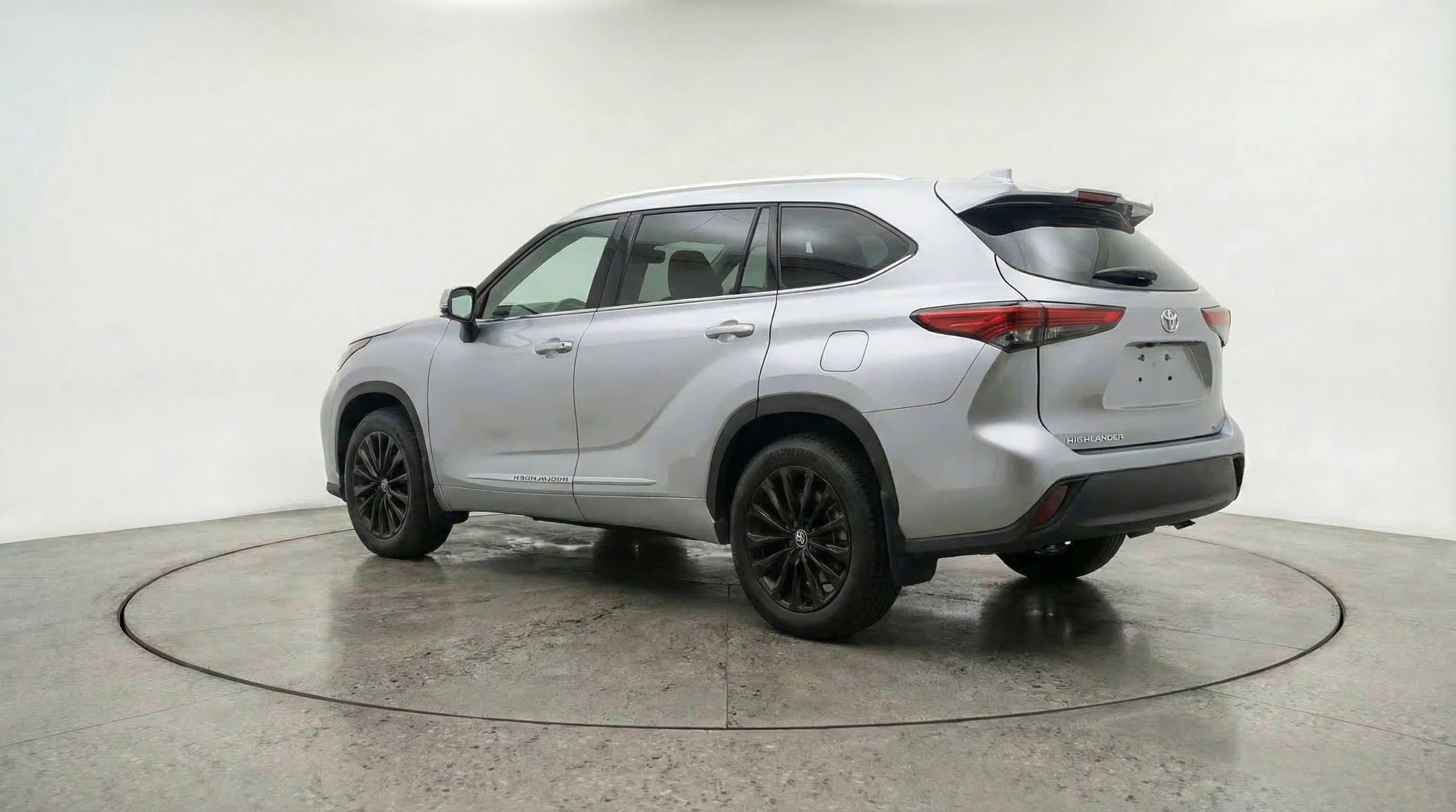 Used 2025 Toyota Highlander XSE AWD/4WD image 6