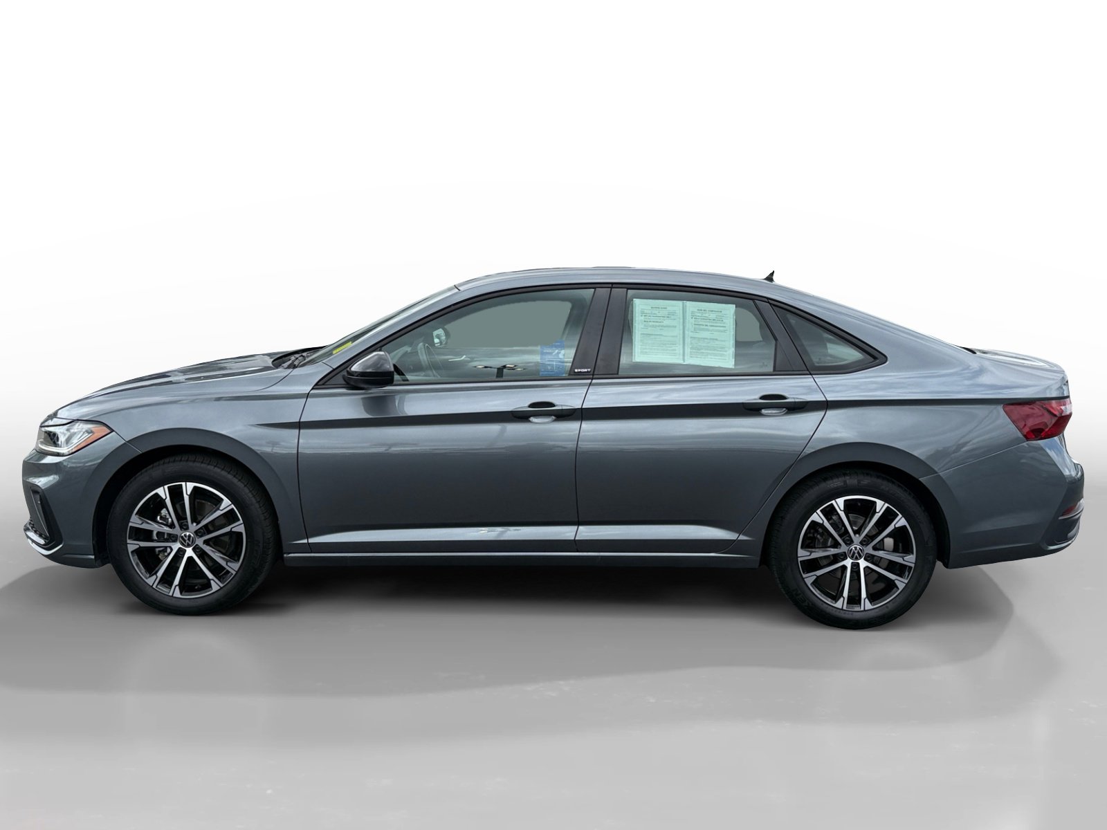 Used 2025 Volkswagen Jetta Sport image 2