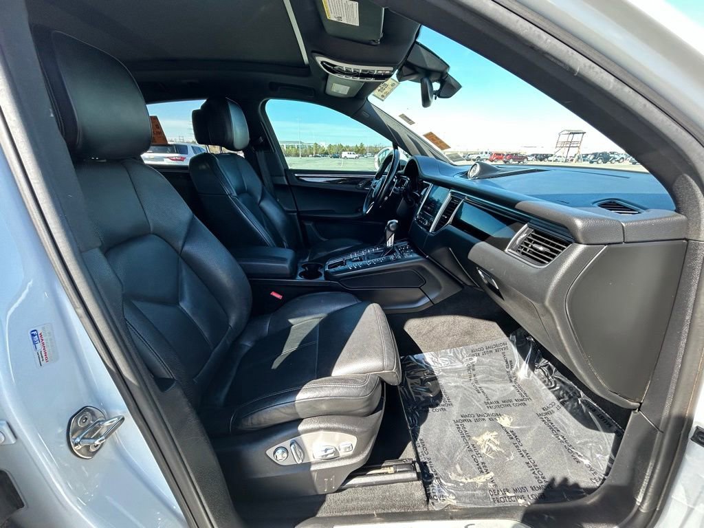 Used 2018 Porsche Macan S image 16