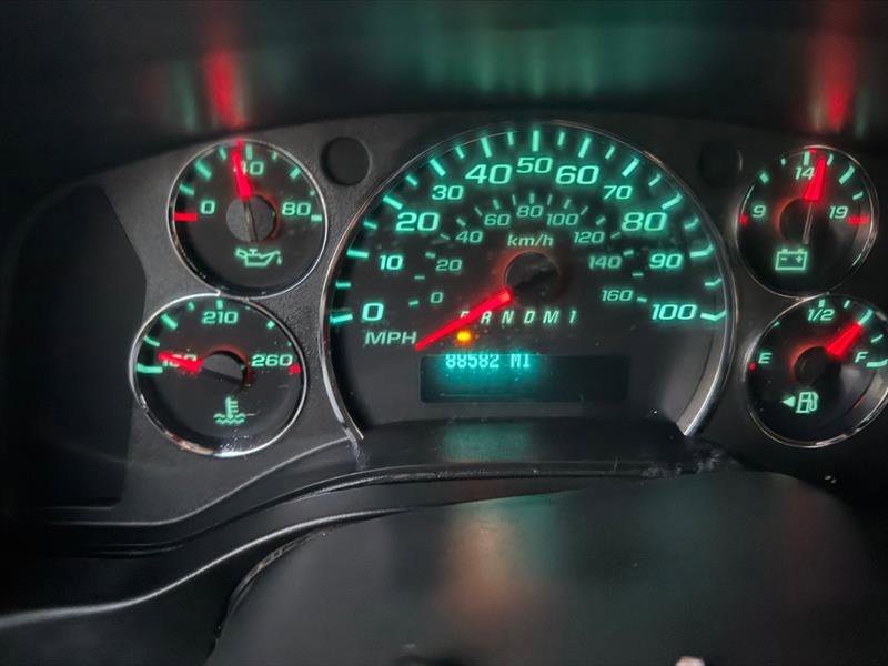 Used 2011 Chevrolet Express 2500 image 32