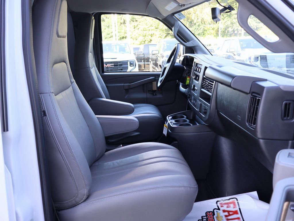 New 2025 Chevrolet Express 3500 Extended w/ Driver Convenience Package image 26