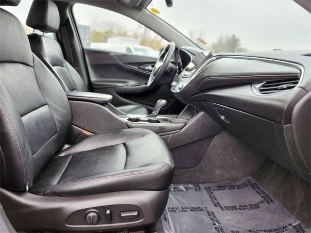 Used 2016 Chevrolet Malibu LT w/ Leather Package image 11