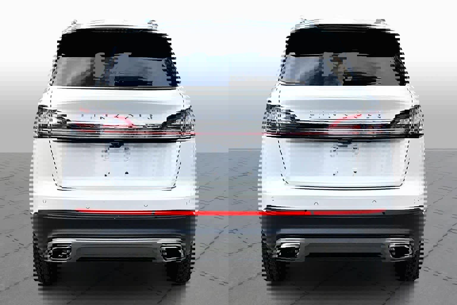 Used 2023 Lincoln Nautilus Reserve w/ Equipment Group 201A image 5