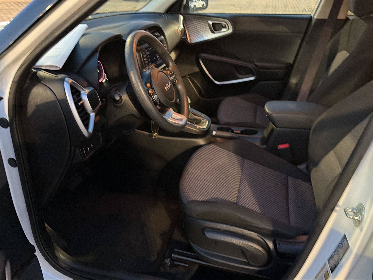 Used 2024 Kia Soul LX w/ Option Group 015 FWD image 10