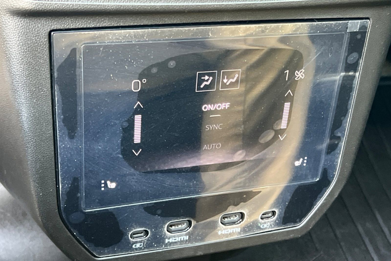Used 2025 GMC Yukon Denali Ultimate AWD/4WD image 41