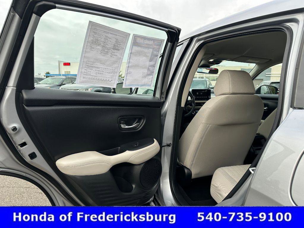 Used 2023 Honda HR-V LX image 27