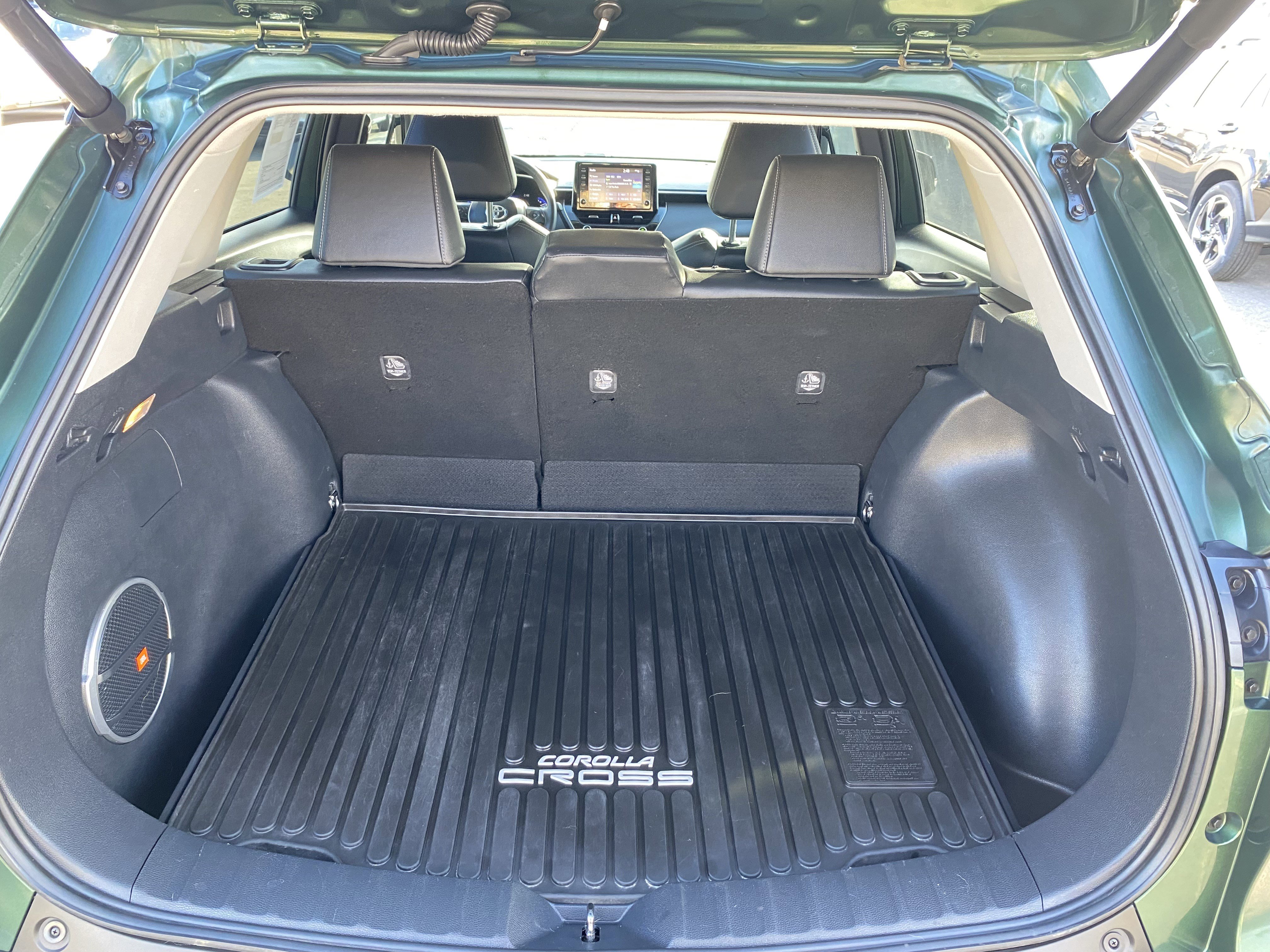 Used 2022 Toyota Corolla Cross XLE image 38
