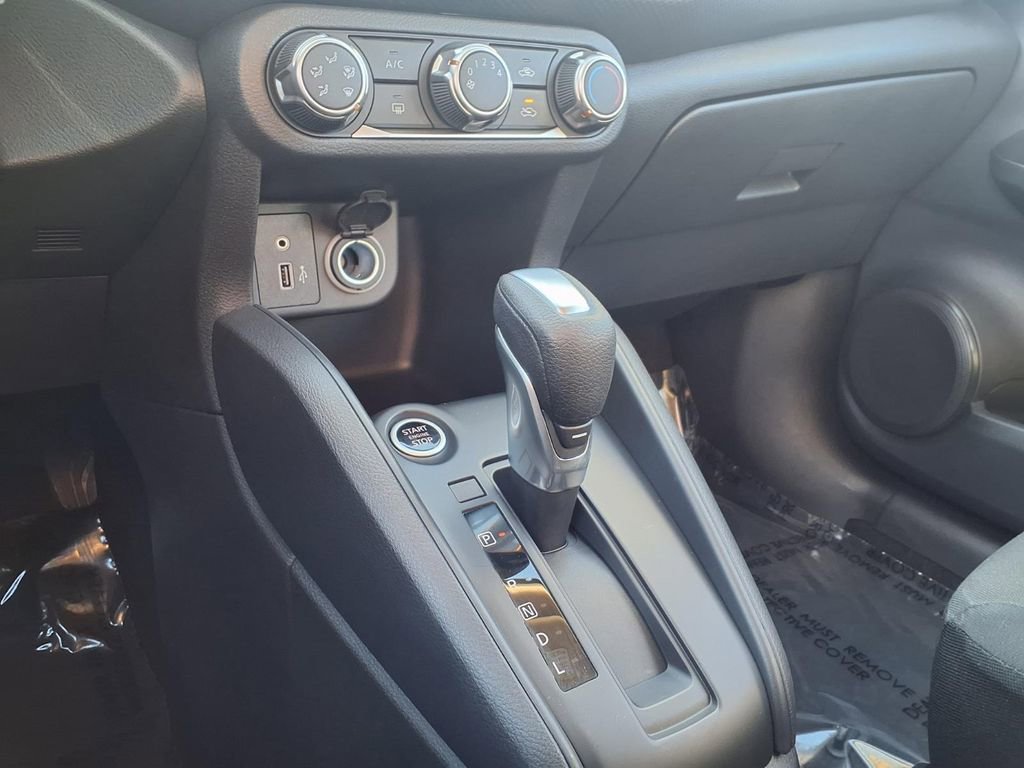 Certified 2025 Nissan Kicks Play S image 11