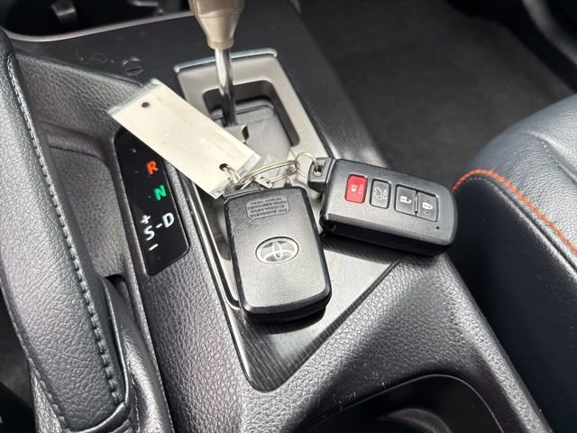 Used 2017 Toyota RAV4 SE image 39