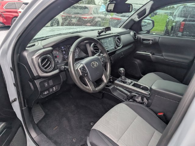 Used 2020 Toyota Tacoma TRD Off-Road AWD/4WD image 16