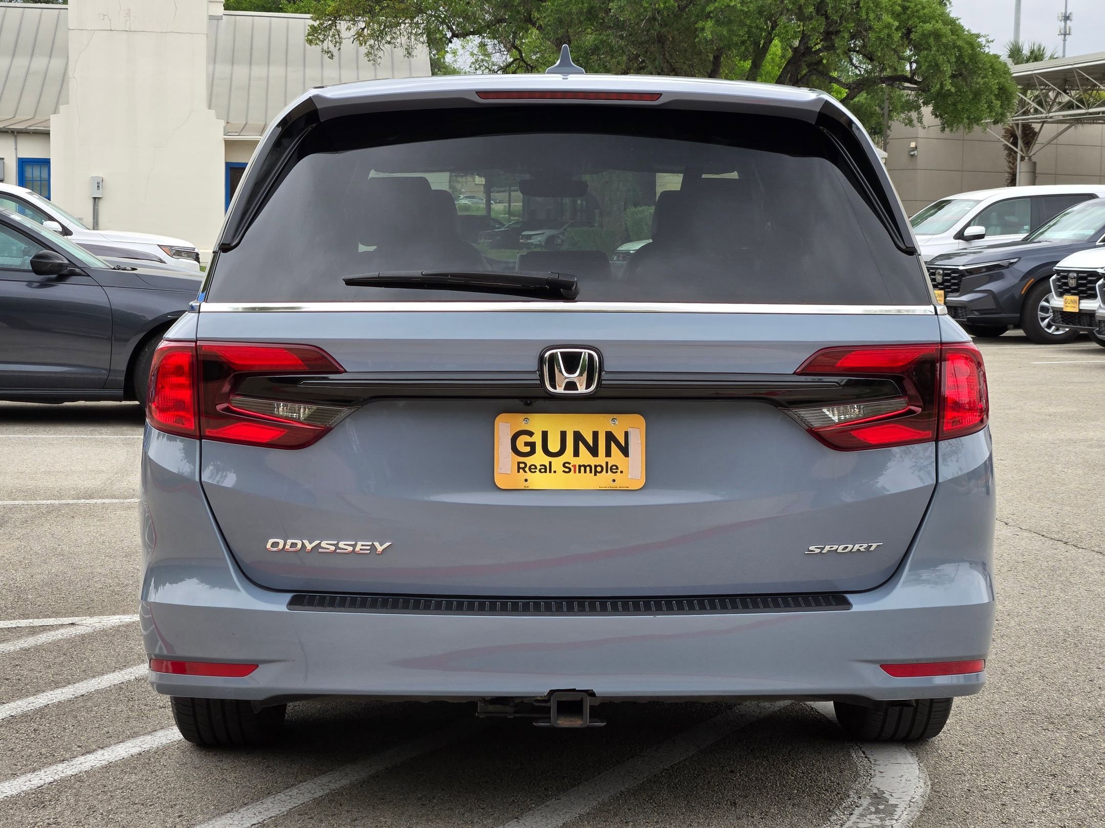 Used 2024 Honda Odyssey Sport image 3