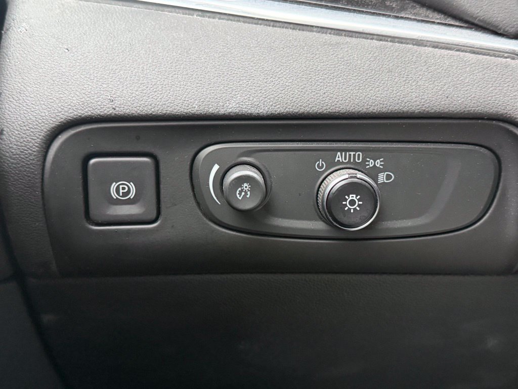 Used 2019 Buick Enclave Avenir w/ Avenir Technology Package FWD image 26