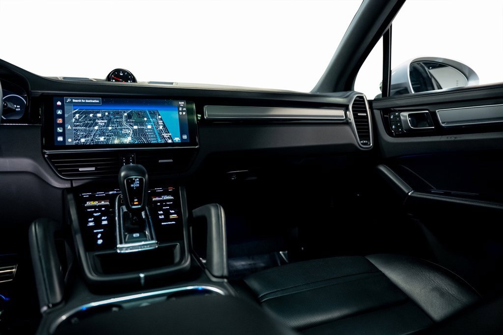 Used 2022 Porsche Cayenne S Platinum image 39