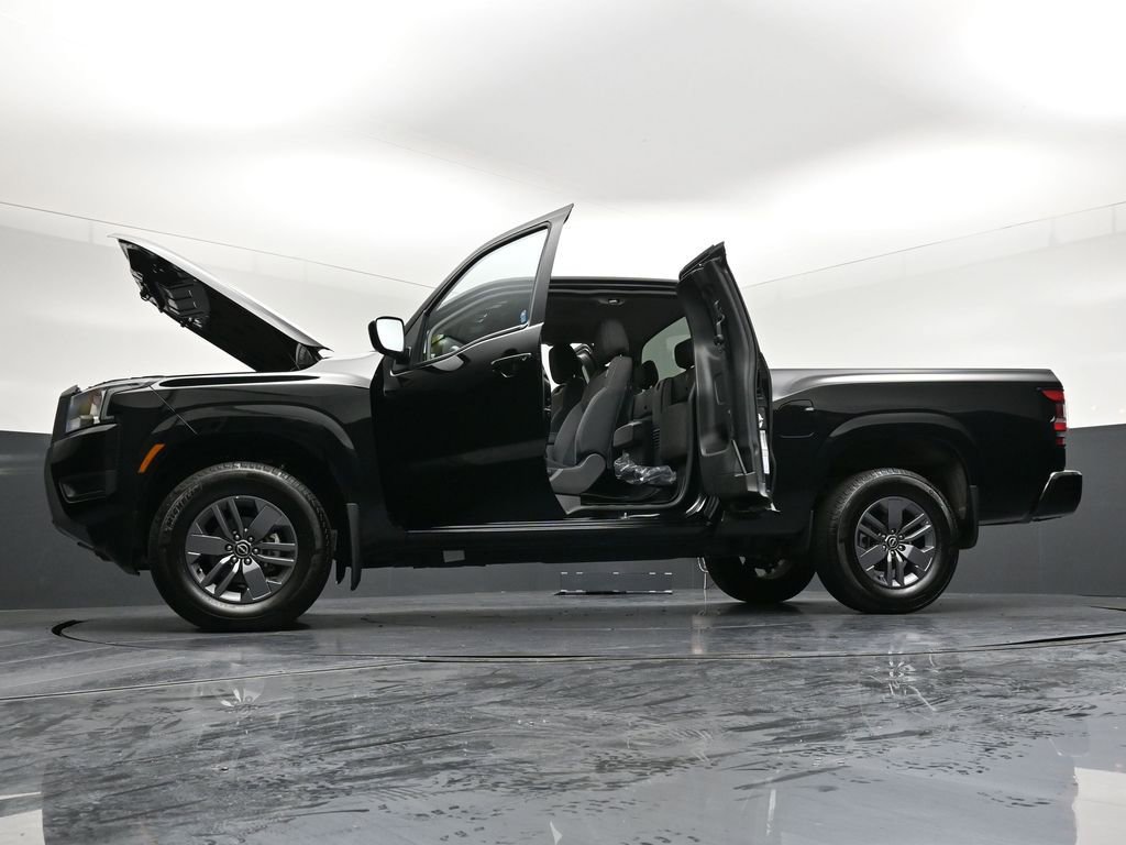 Used 2025 Nissan Frontier SV image 37