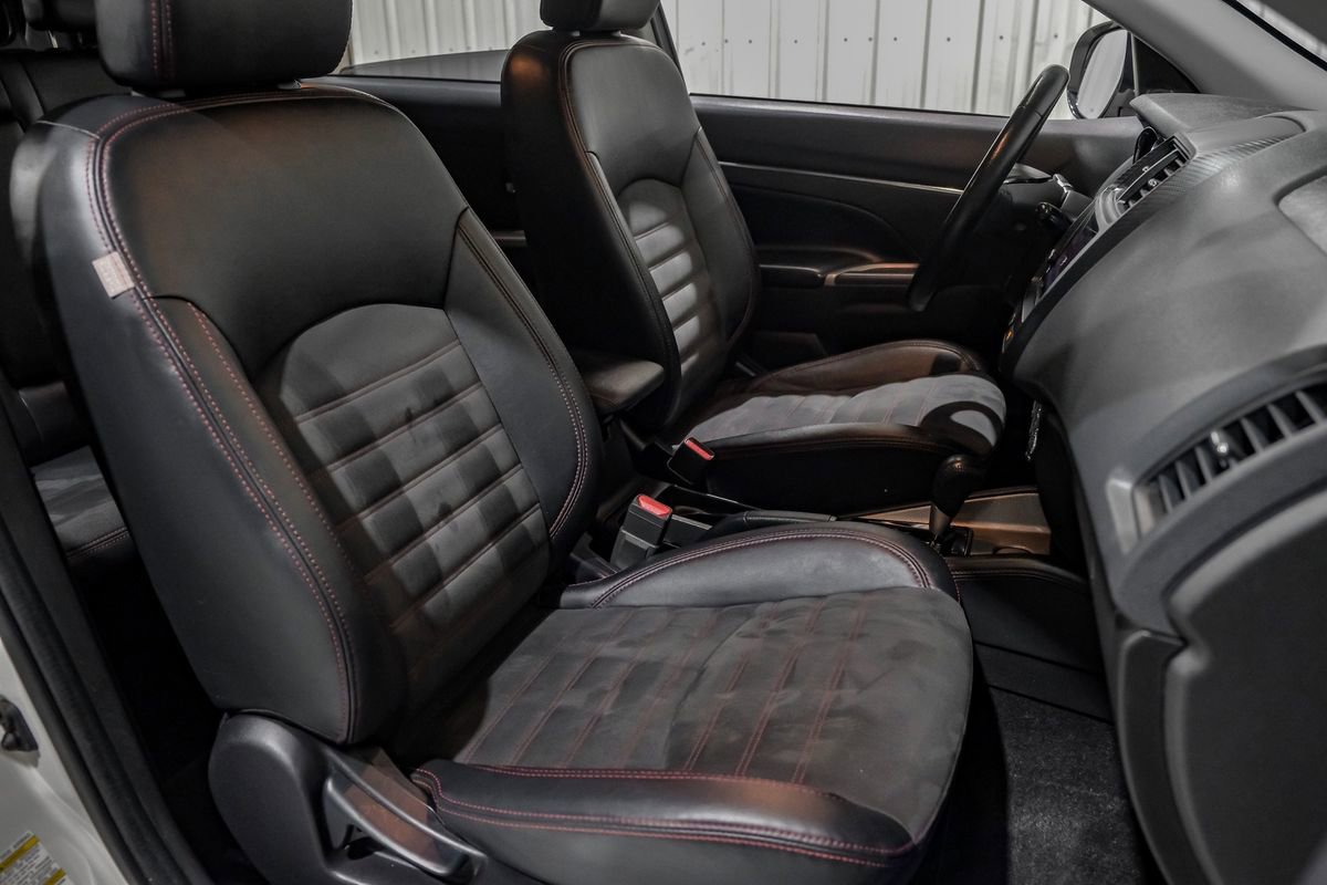 Used 2018 Mitsubishi Outlander Sport SE FWD image 21