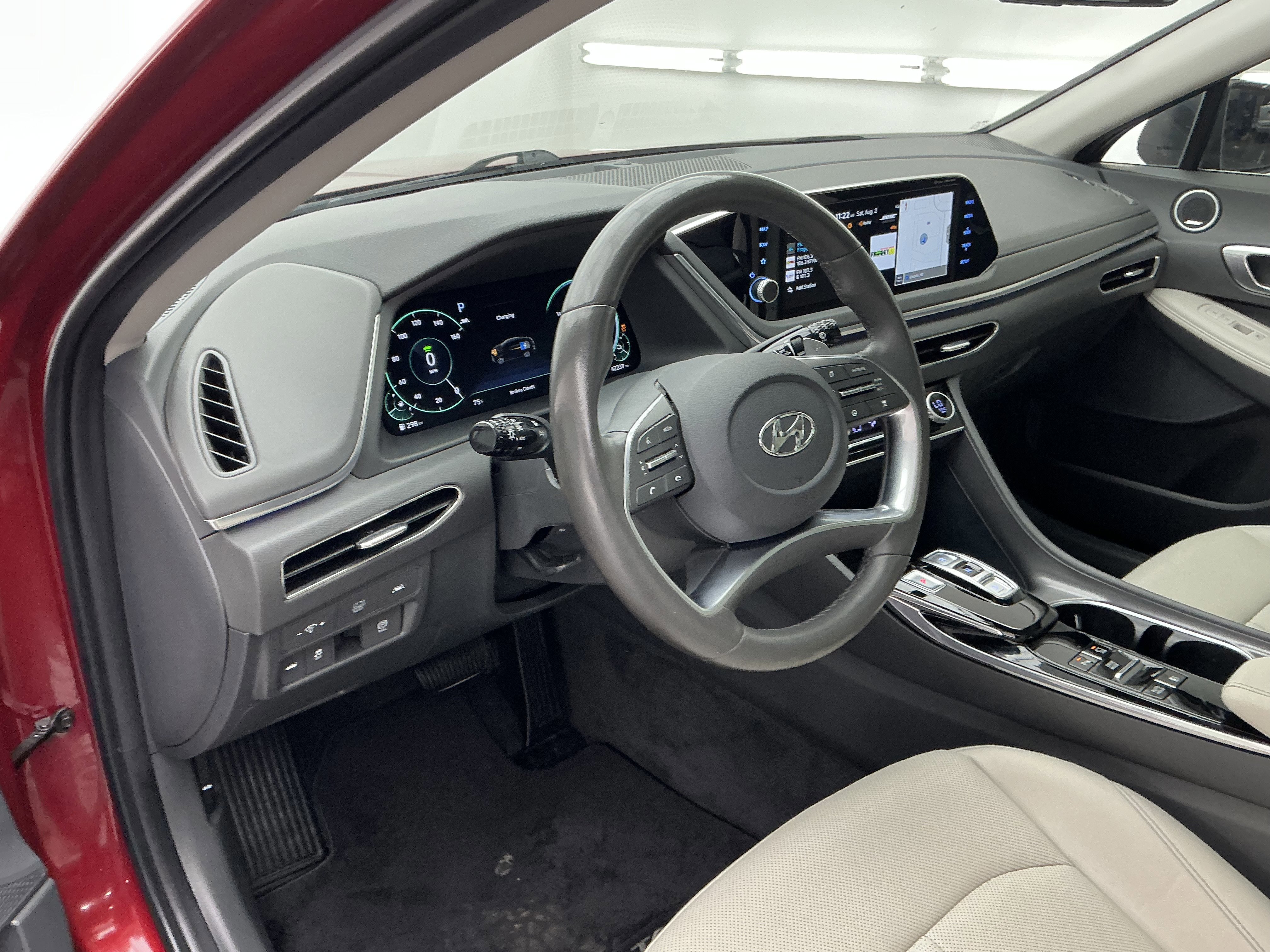 Used 2023 Hyundai Sonata Limited w/ Cargo Package image 15