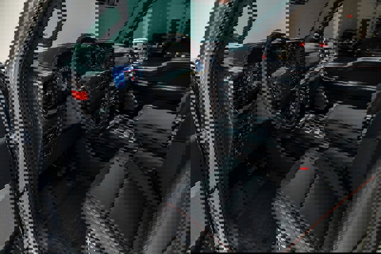 Used 2025 Ford F150 Raptor image 35