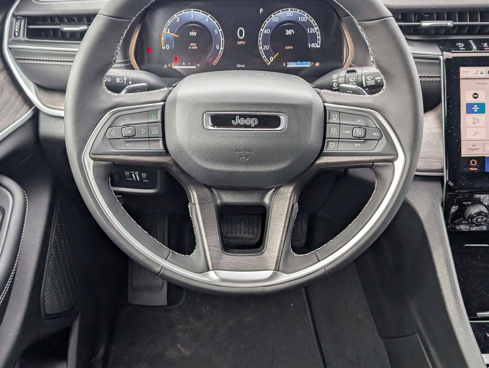 New 2025 Jeep Grand Cherokee L Limited image 14