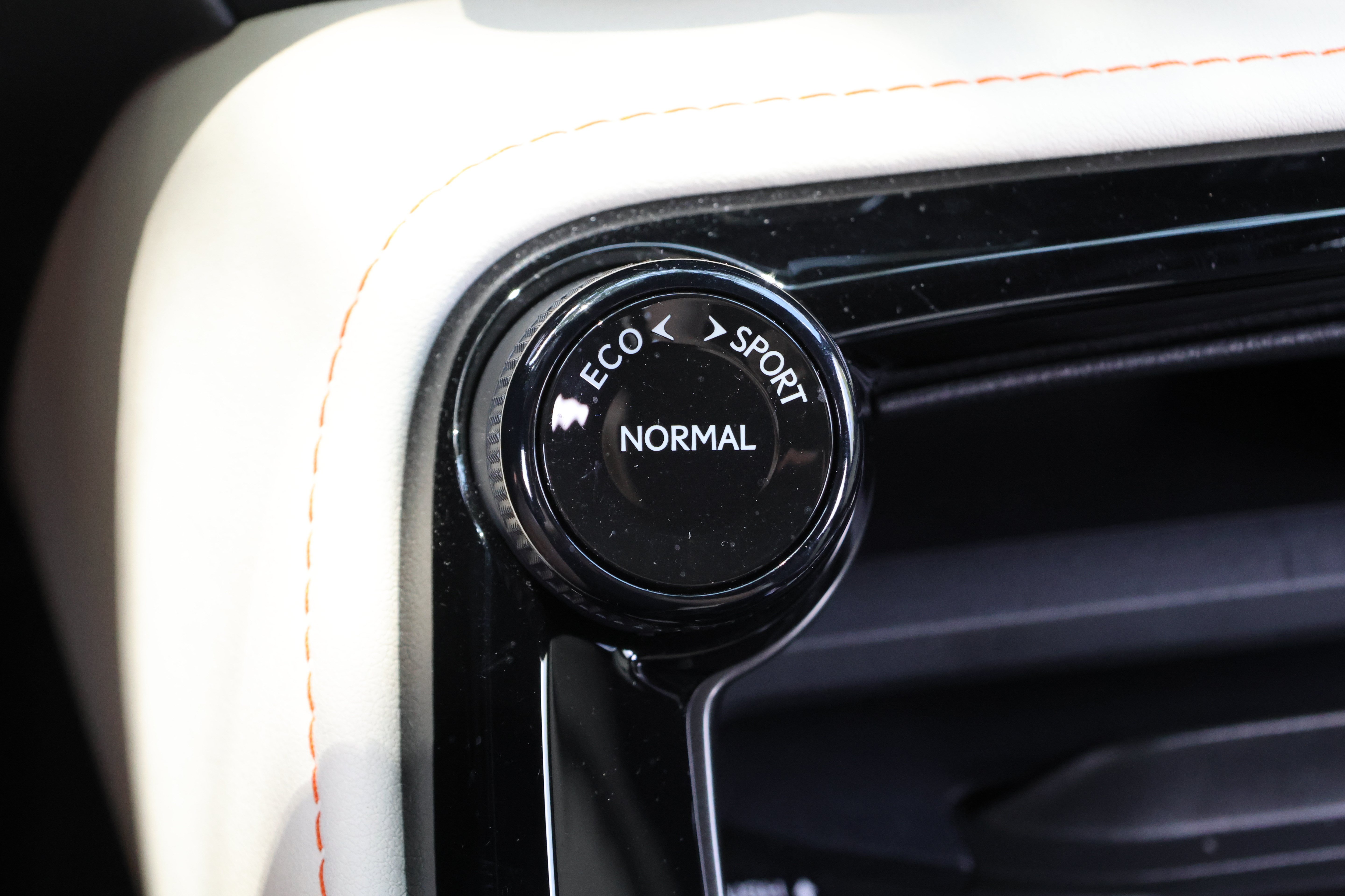 Used 2024 Lexus NX 250 FWD w/ Cold Area Package image 28