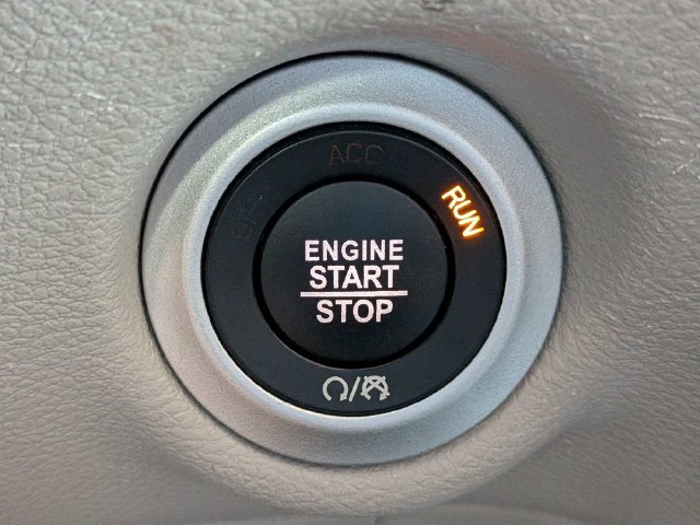 Used 2024 Chrysler Pacifica Touring-L FWD image 28