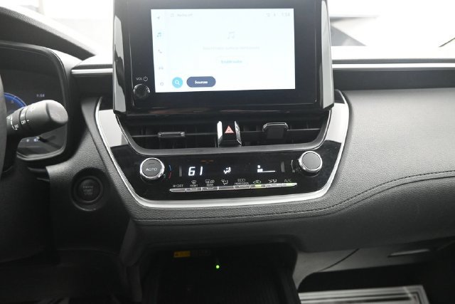 Used 2026 Toyota Corolla Cross LE FWD image 14